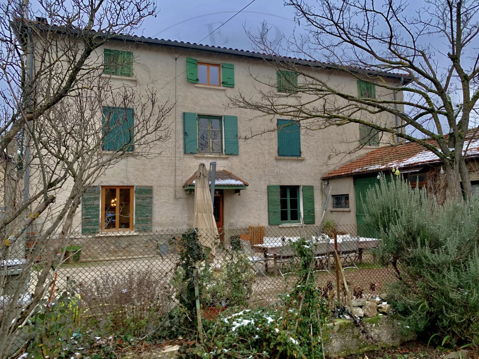 Maison 6 pièces de 180 m² – Grézieu-la-Varenne