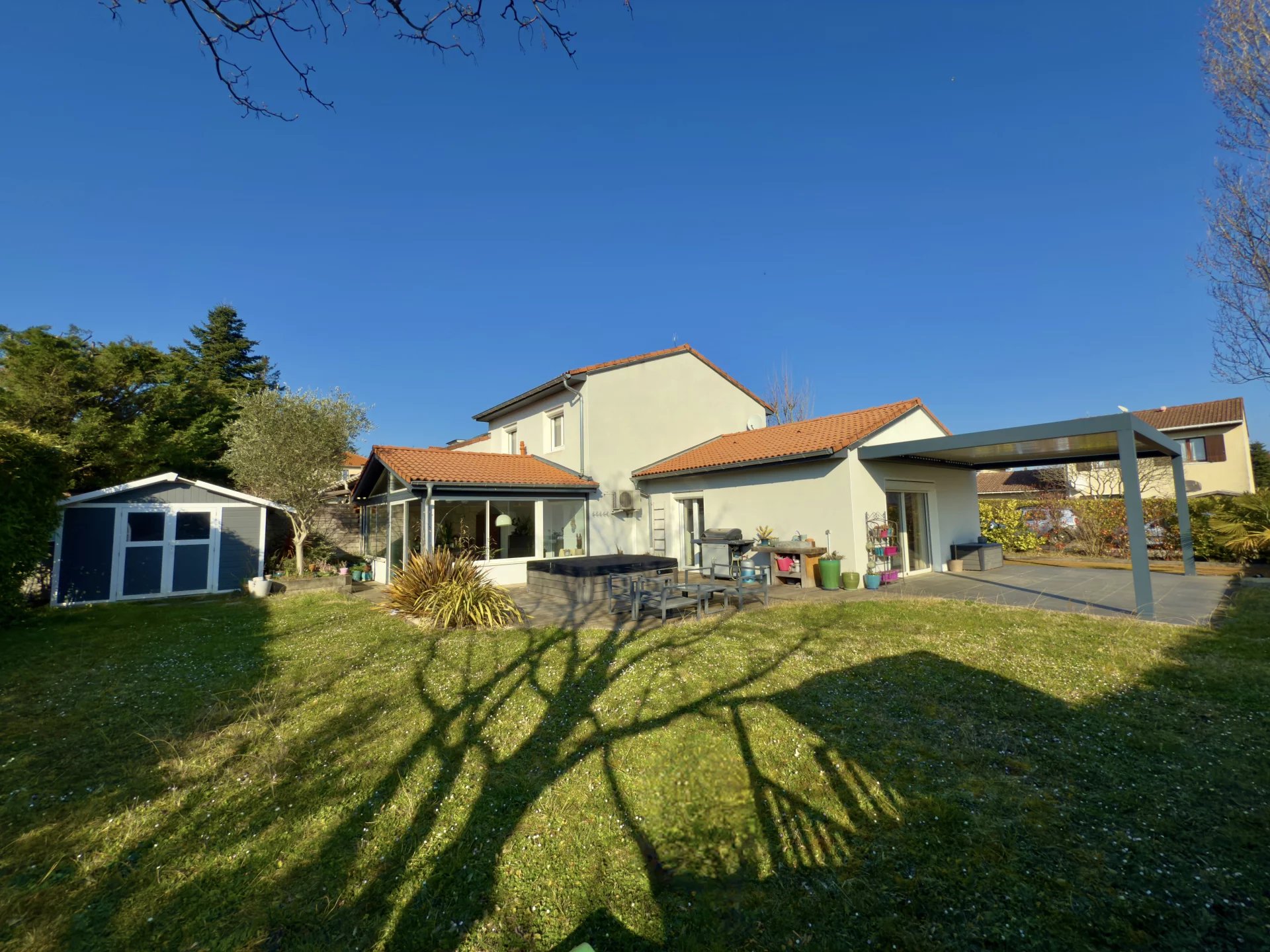 Villa de 136 m² – 5 pièces – CHAPONOST