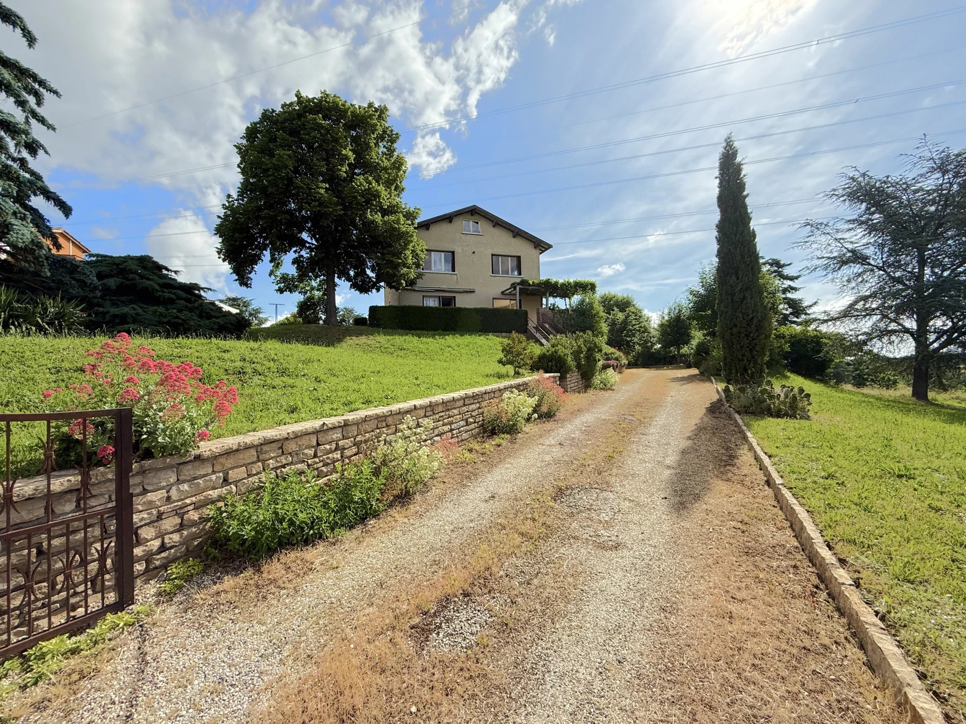 Maison de 199 m² – 7 chambres – POLLIONNAY