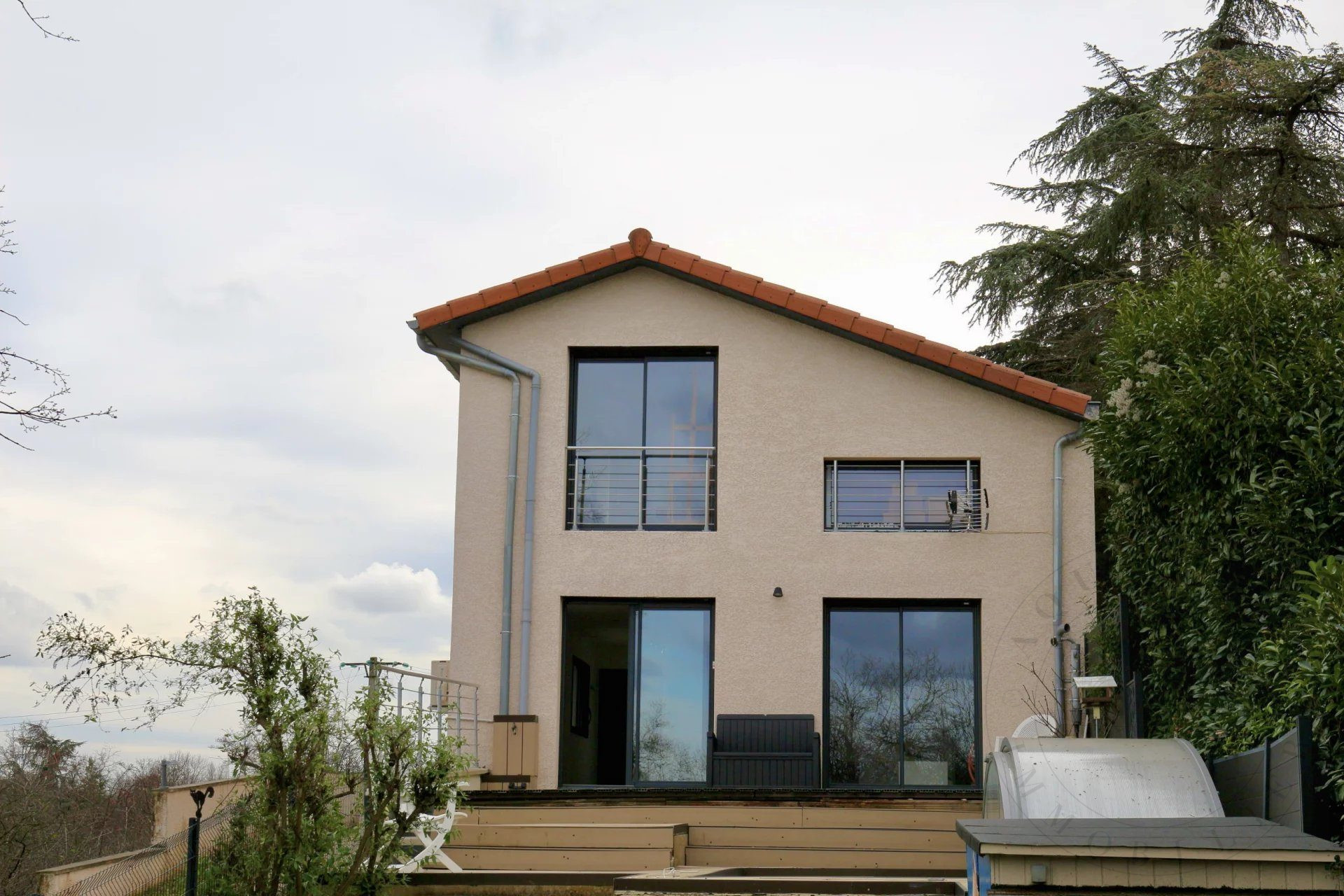 Maison familiale de 121 m² – 5 pièces – CHAPONOST