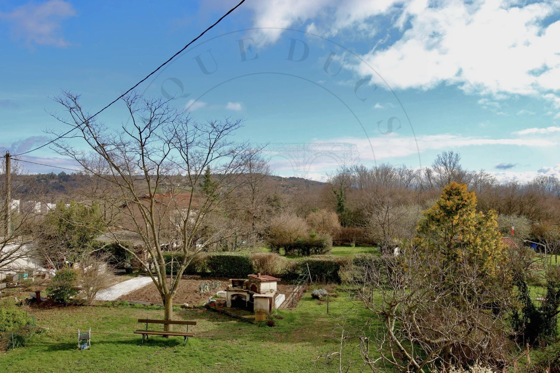 Maison ancienne de 91,59 m² – 4 pièces – CHAPONOST