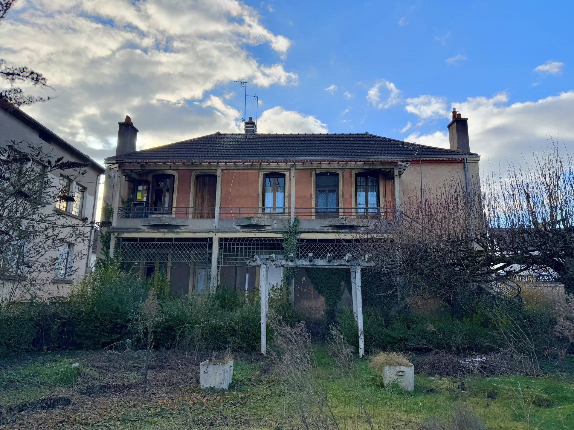Maison – 186 m² – 8 chambres – MONCEAU LES MINES