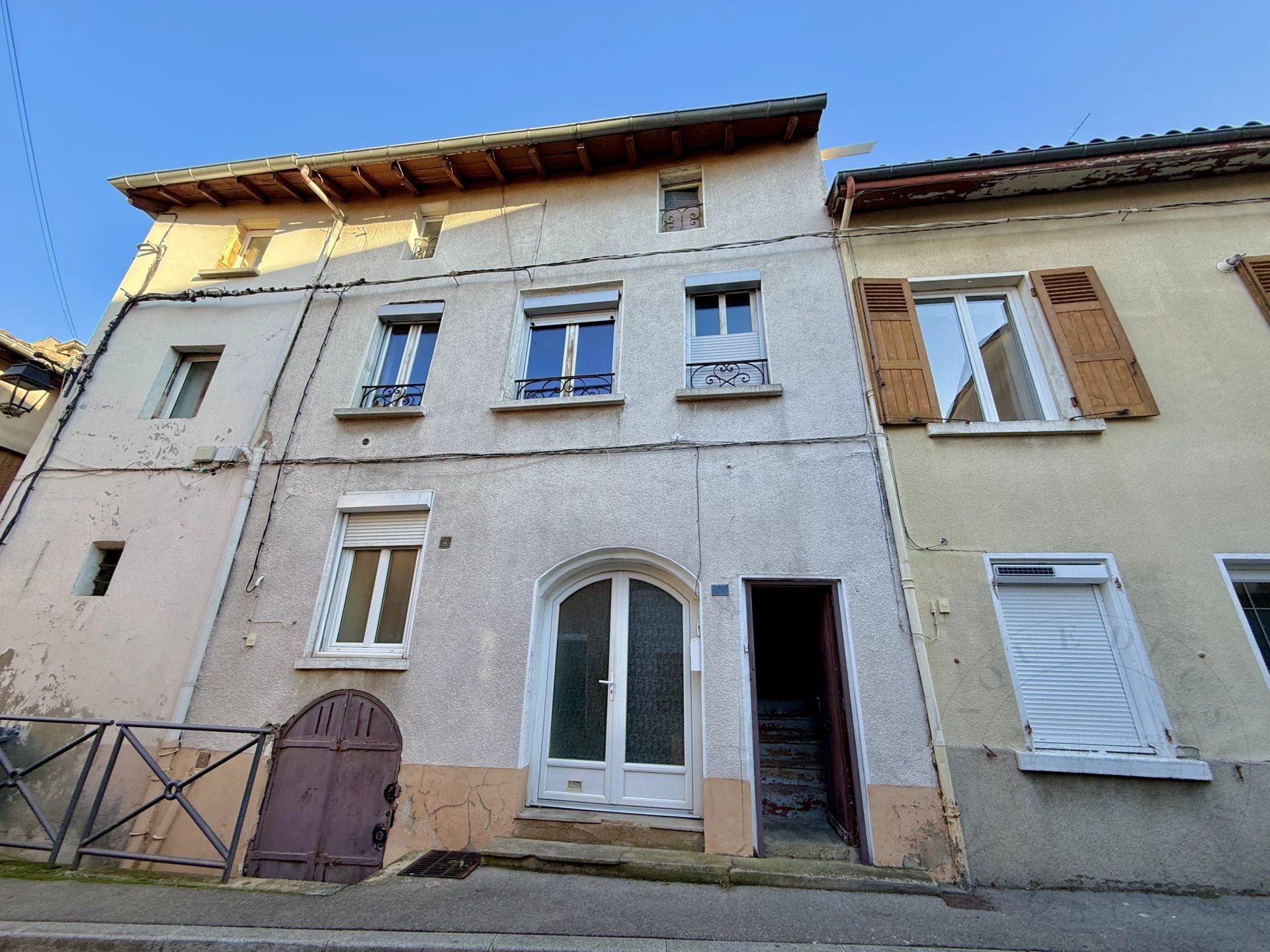 Immeuble – SAINT GENIS LAVAL
