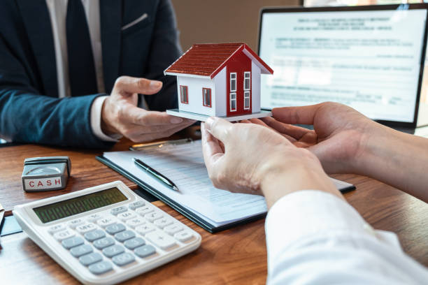 Pourquoi faire appel à une agence immobilière à Lyon plutôt qu’à un notaire directement ?