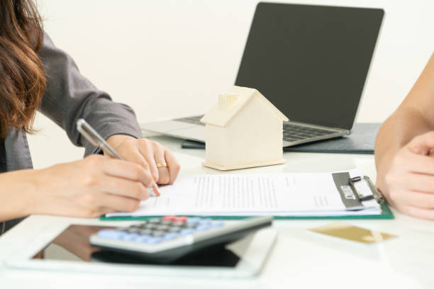 Quelles démarches une agence immobilière à Lyon peut-elle gérer à ma place en cas d’absence prolongée ?