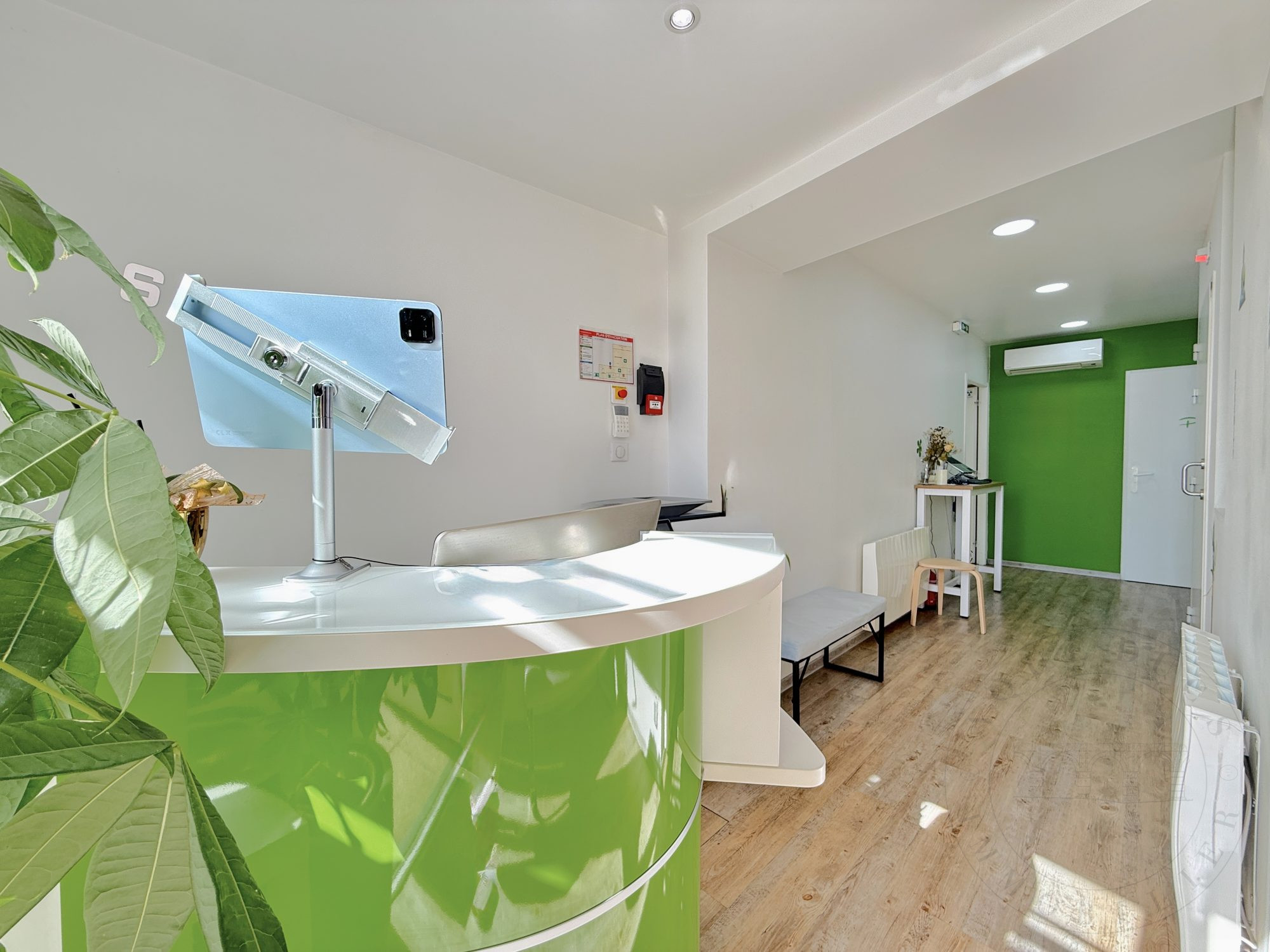 Local commercial / bureaux à vendre – 54 m² – Chaponost centre (69630)