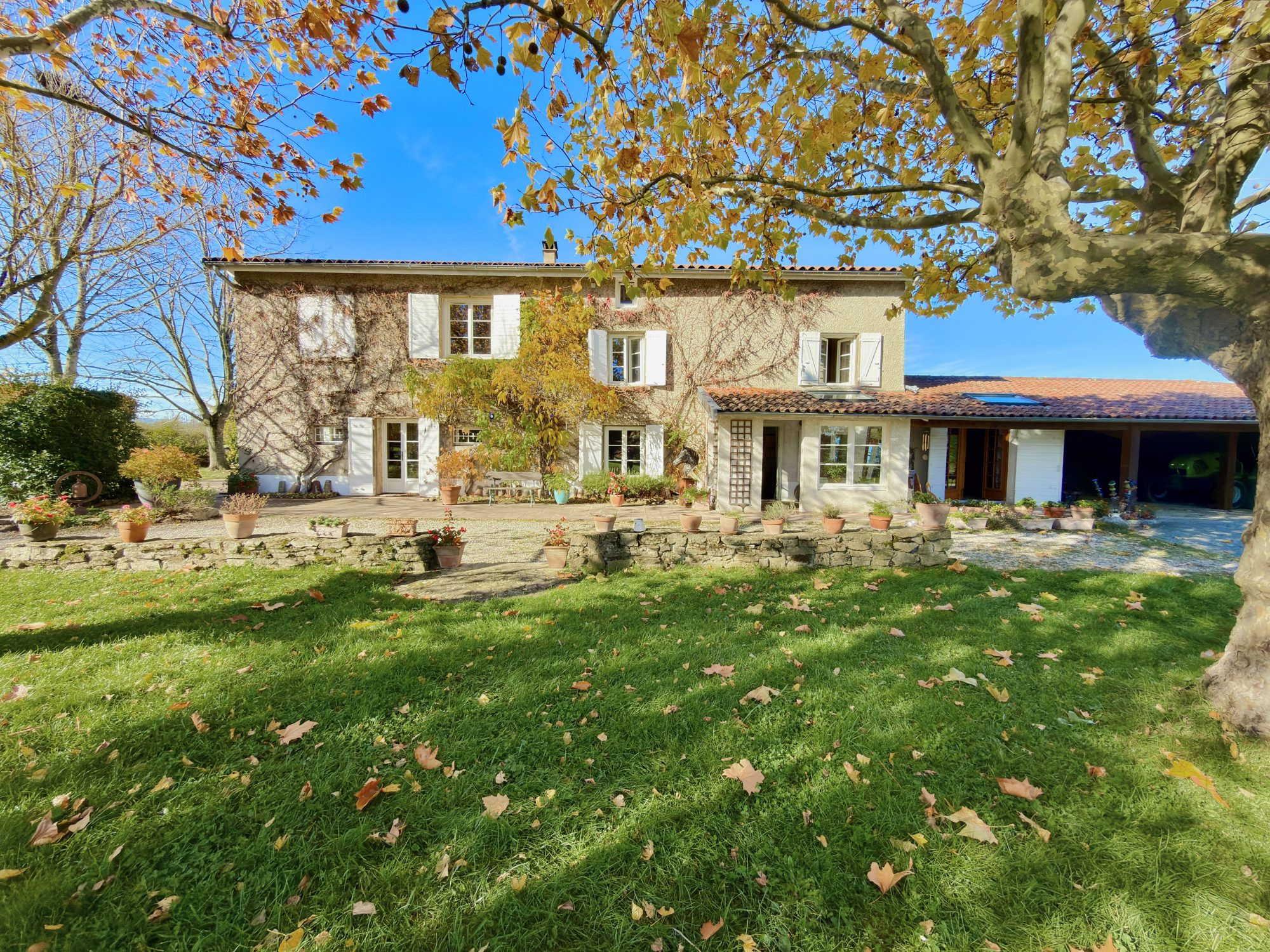 PROPRIÉTÉ EQUESTRE de 200m² À CHAPONOST