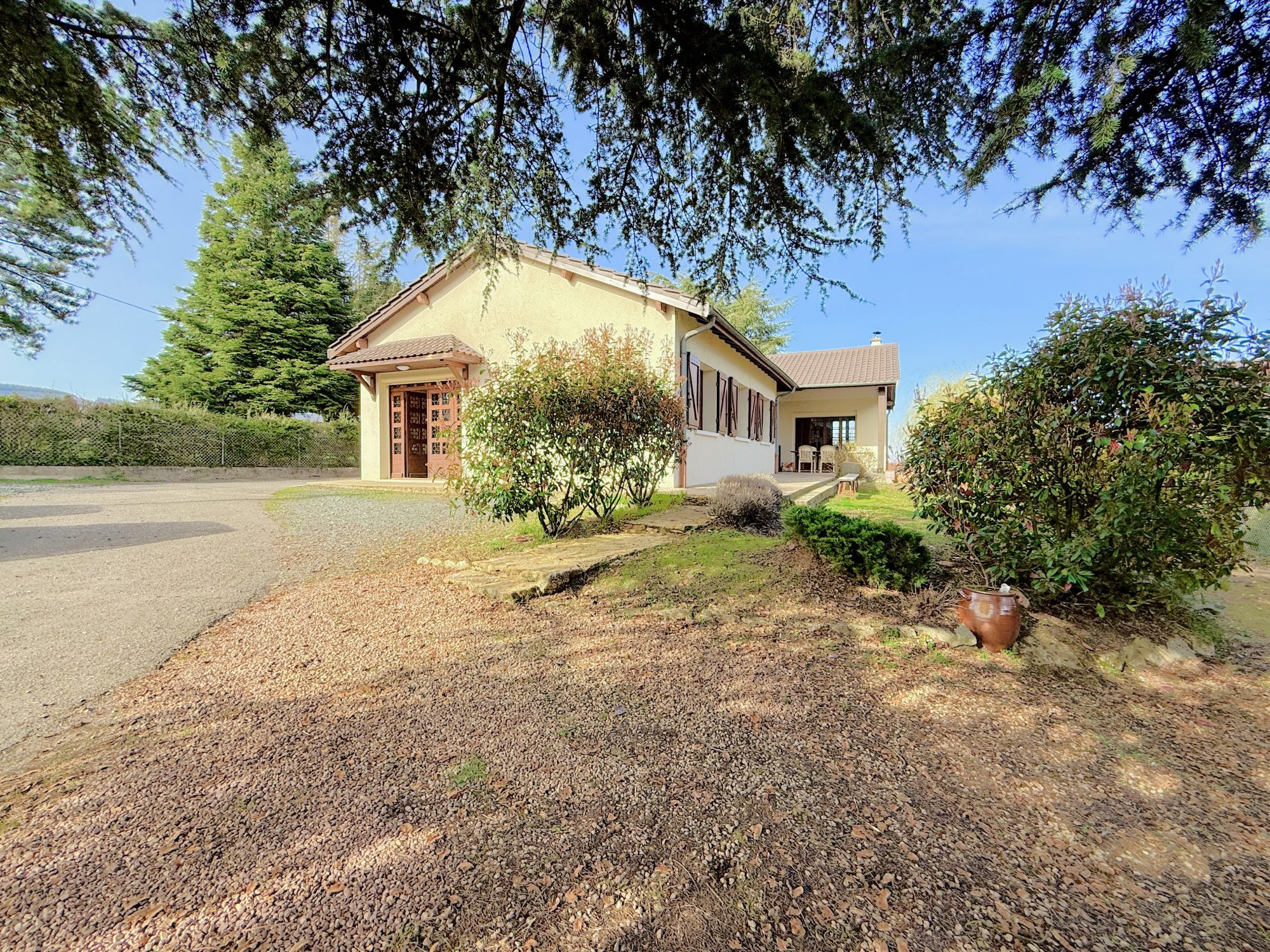 Maison Familiale – 6 Pièces – 3 Chambres – VAUGNERAY