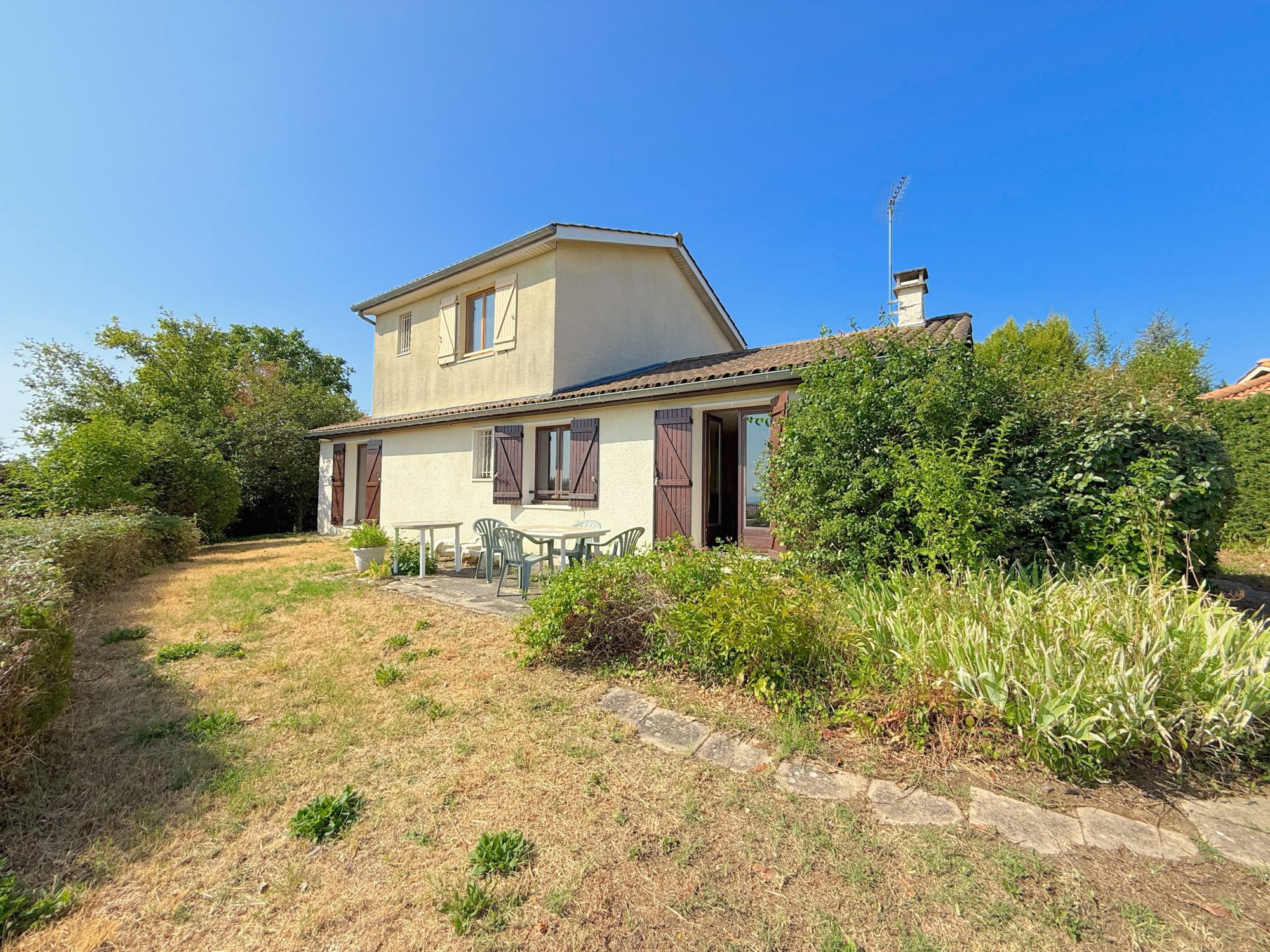 Maison Familiale – 6 Pièces – 5 Chambres – CHAPONOST