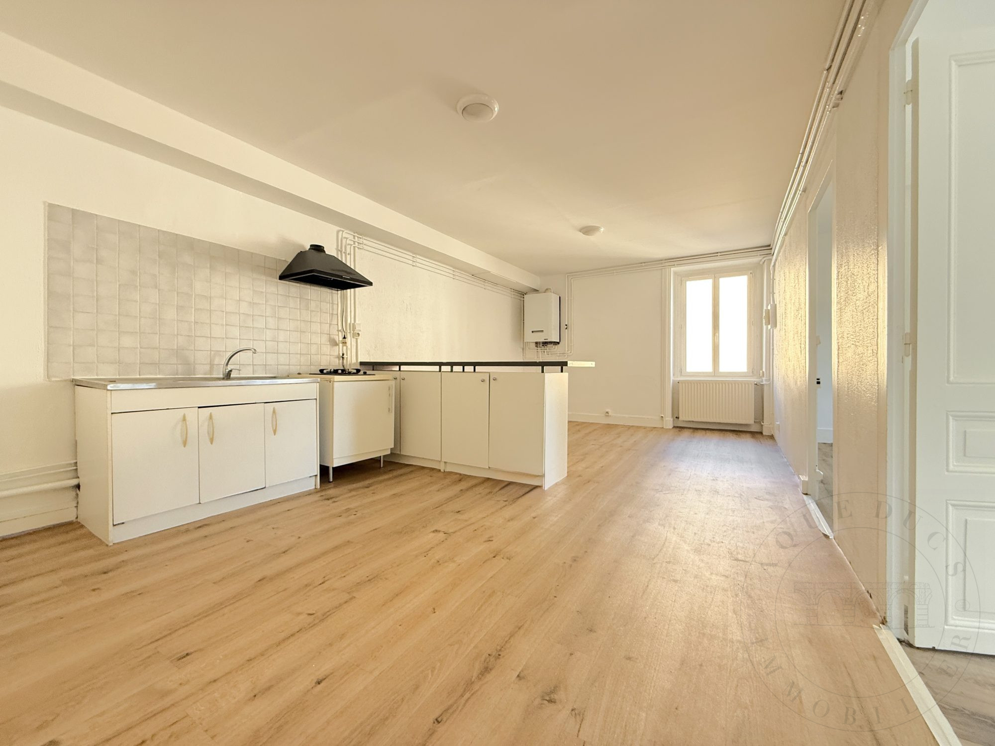 Appartement 73 m2 – 2 Chambres – COMMUNAY centre
